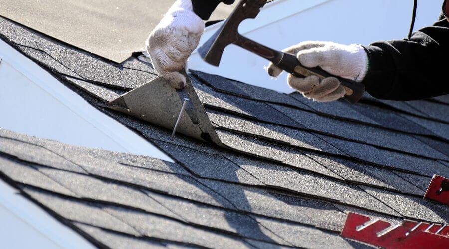 Professional gutter cleaning in Centreville, MI